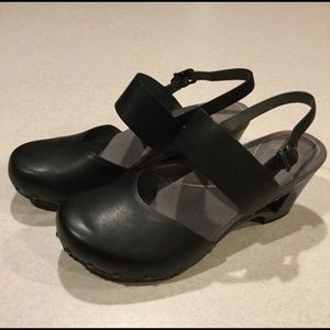Dansko Shoes 41 Black Thea Ankle Strap Clog